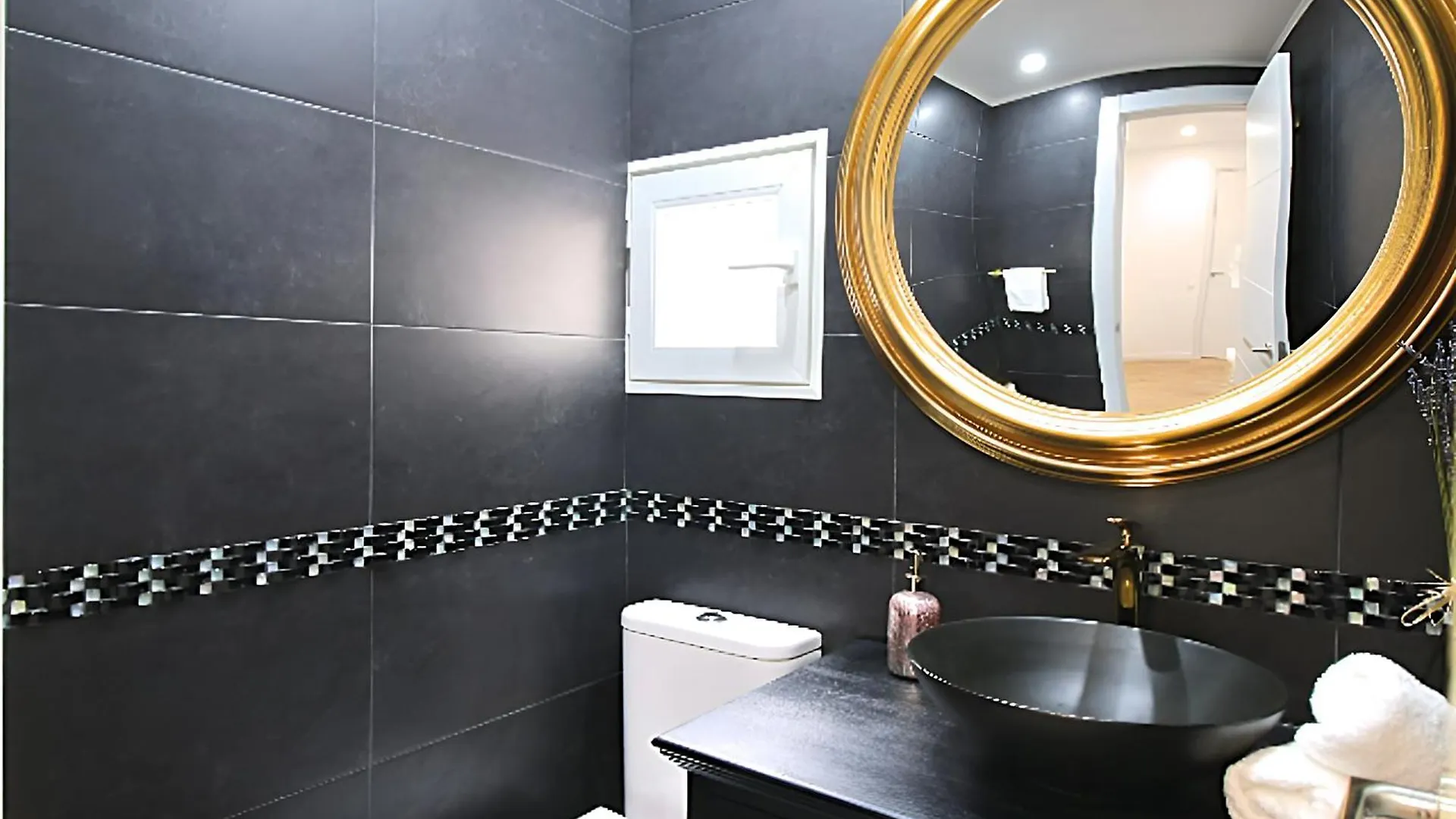 Our Penthouse With Jacuzzi Close To Paseo De Gracia Barcelona Lejlighed