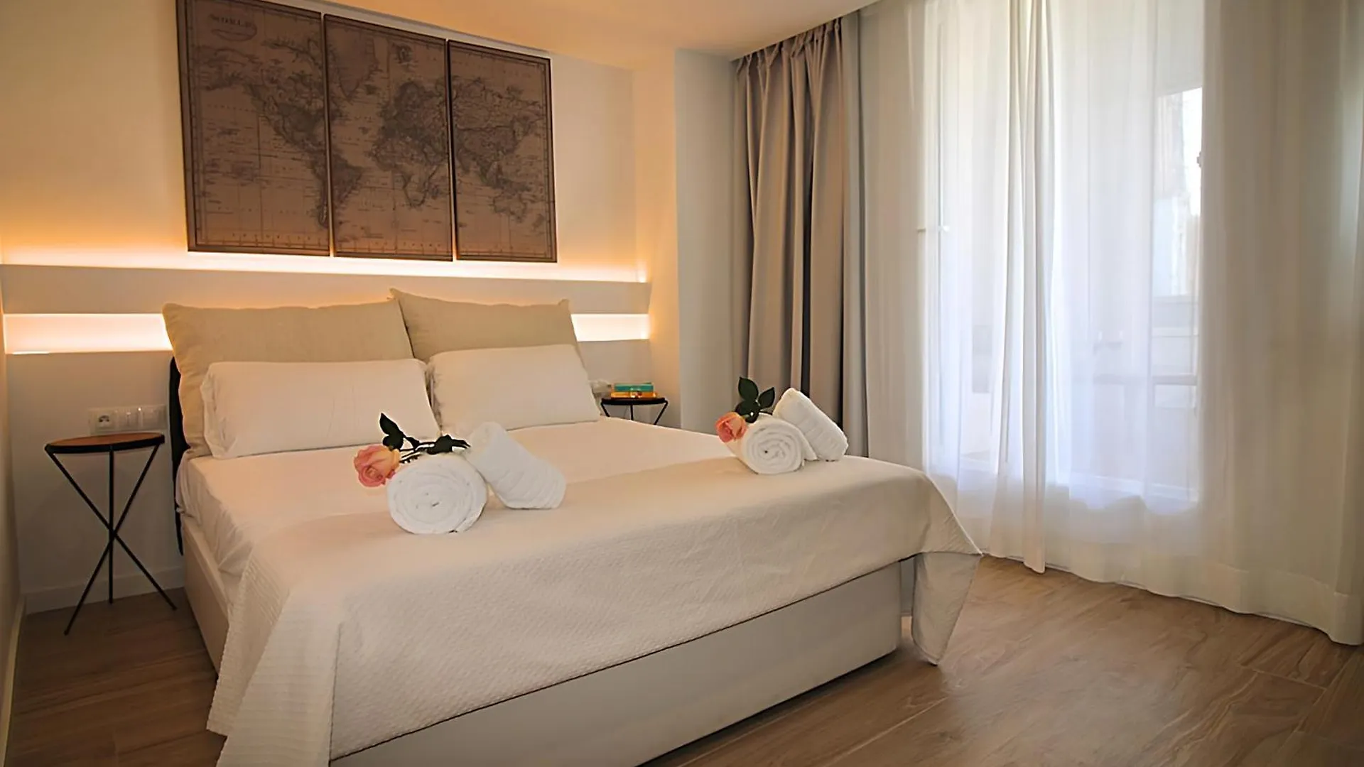 Lejlighed Our Penthouse With Jacuzzi Close To Paseo De Gracia Barcelona