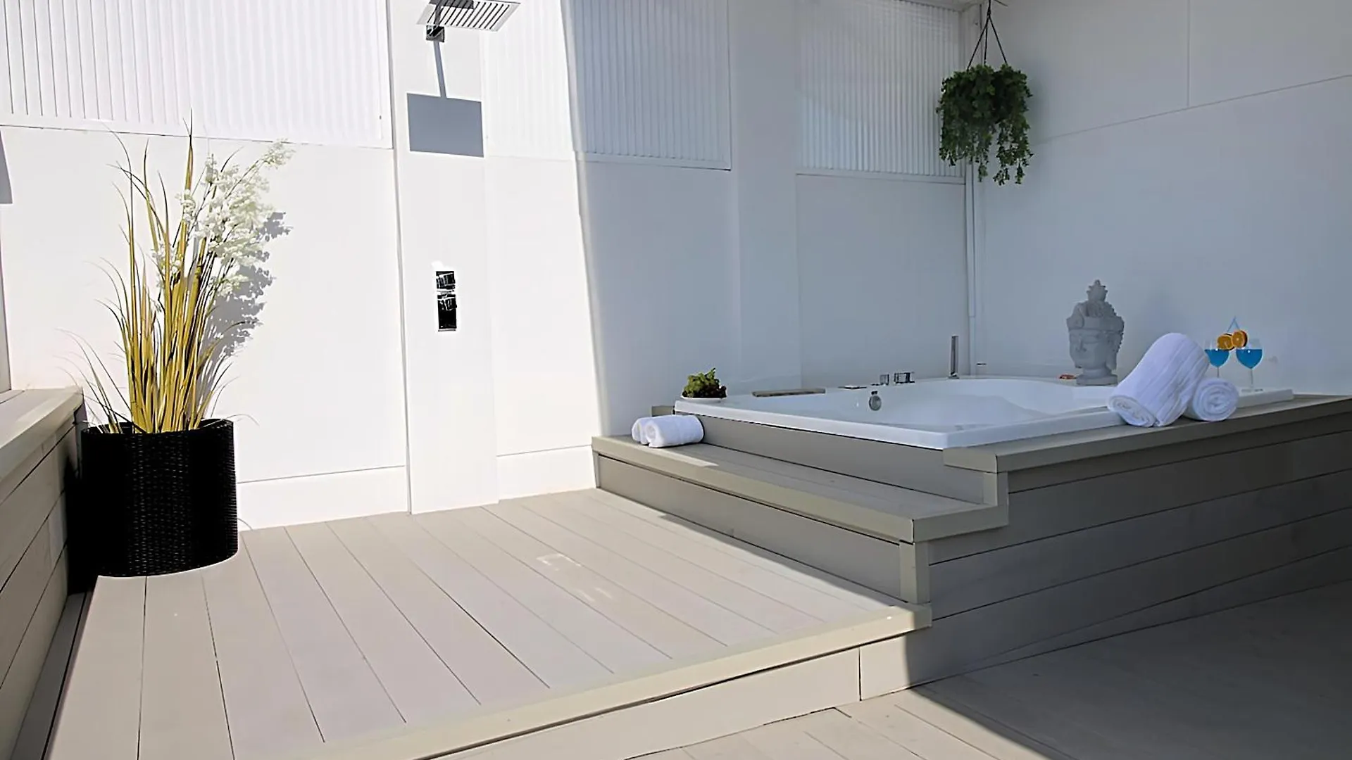 Lejlighed Our Penthouse With Jacuzzi Close To Paseo De Gracia Barcelona