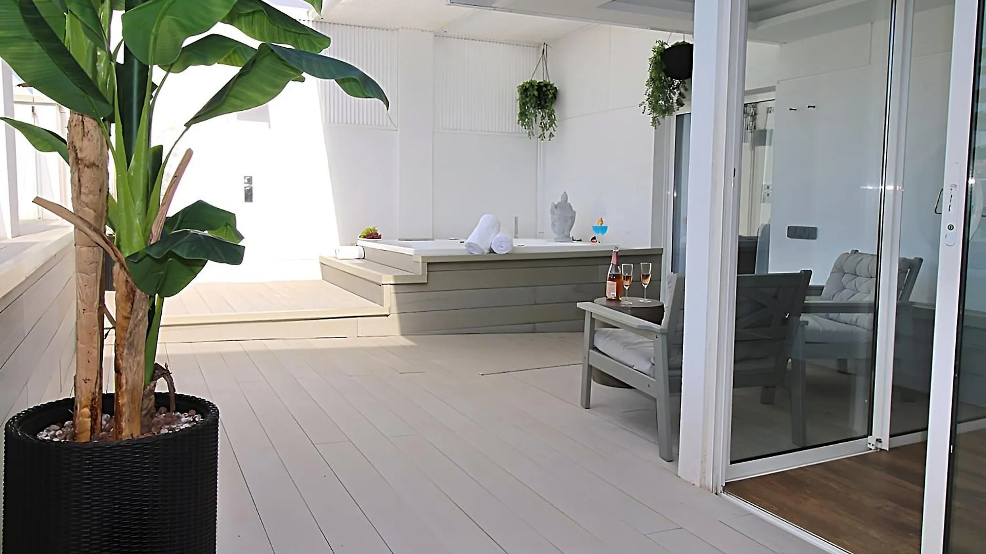 Our Penthouse With Jacuzzi Close To Paseo De Gracia Barcelona Lejlighed