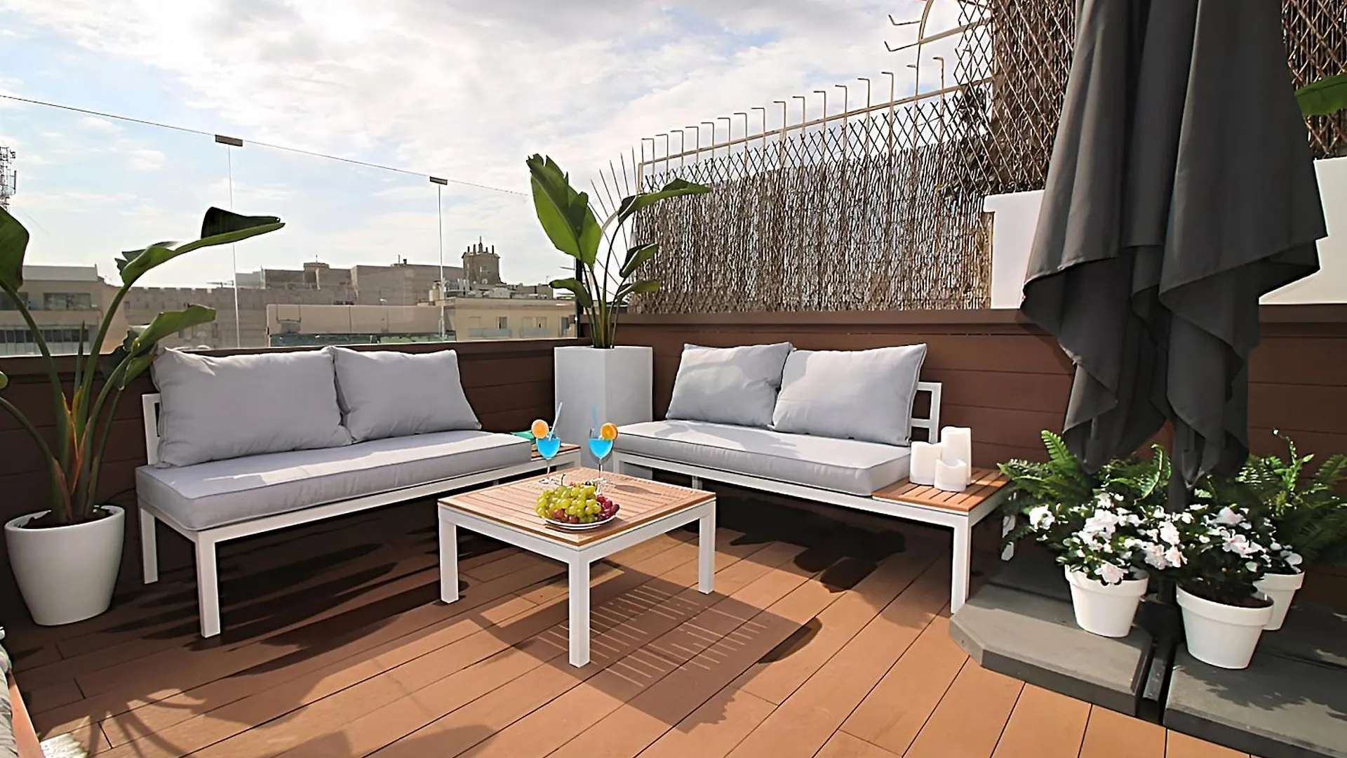 Apartment Our Penthouse With Jacuzzi Close To Paseo De Gracia Barcelona