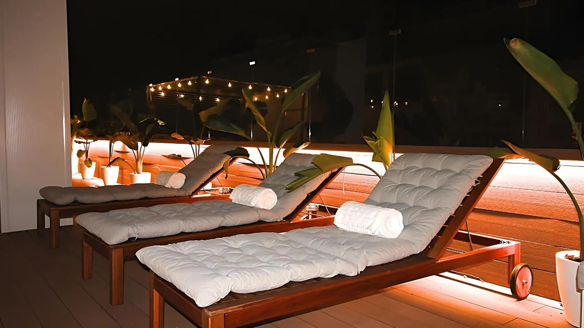 Our Penthouse With Jacuzzi Close To Paseo De Gracia Barcelona Spain