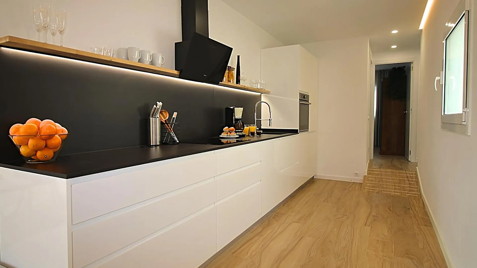 Our Penthouse With Jacuzzi Close To Paseo De Gracia Barcelona