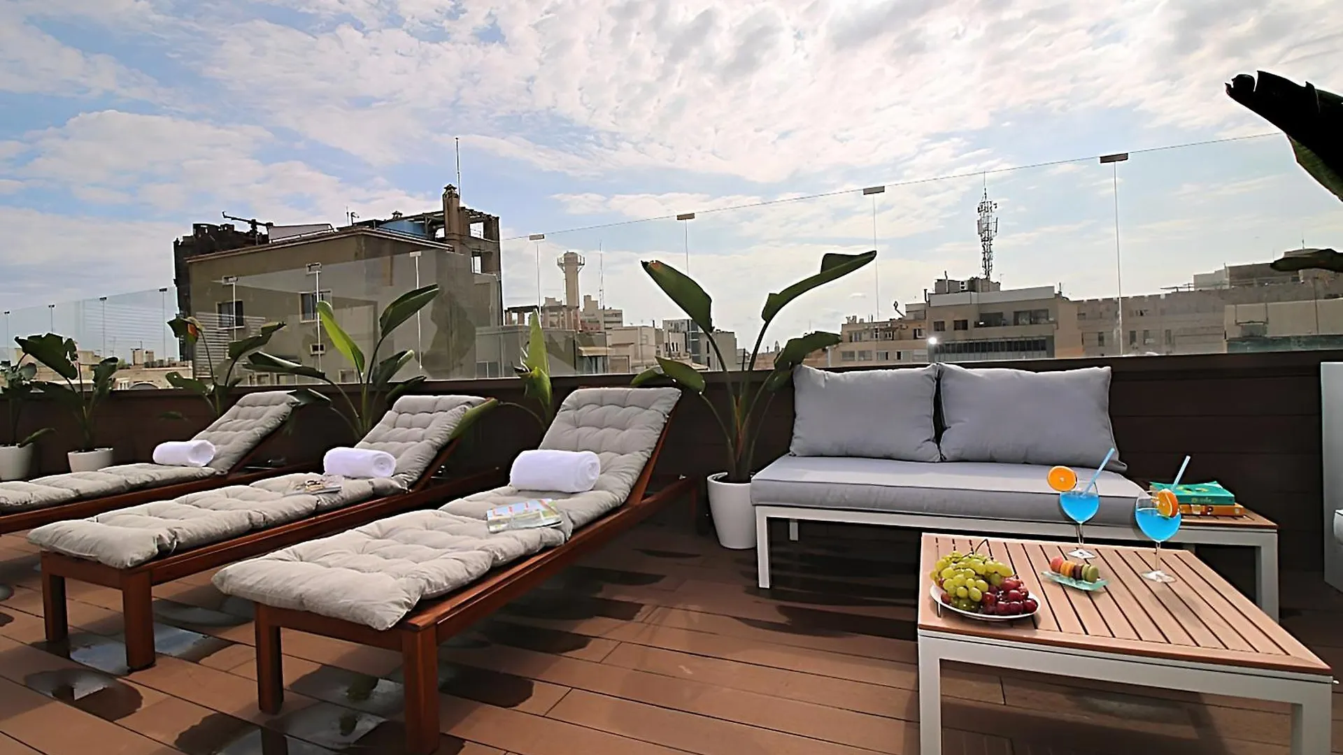 Apartment Our Penthouse With Jacuzzi Close To Paseo De Gracia Barcelona Spain
