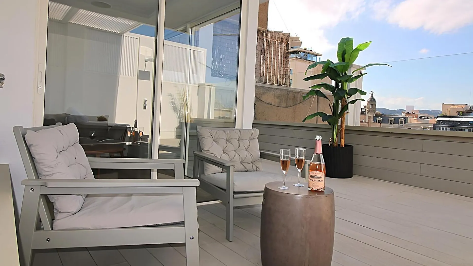 Our Penthouse With Jacuzzi Close To Paseo De Gracia Barcelona Spain