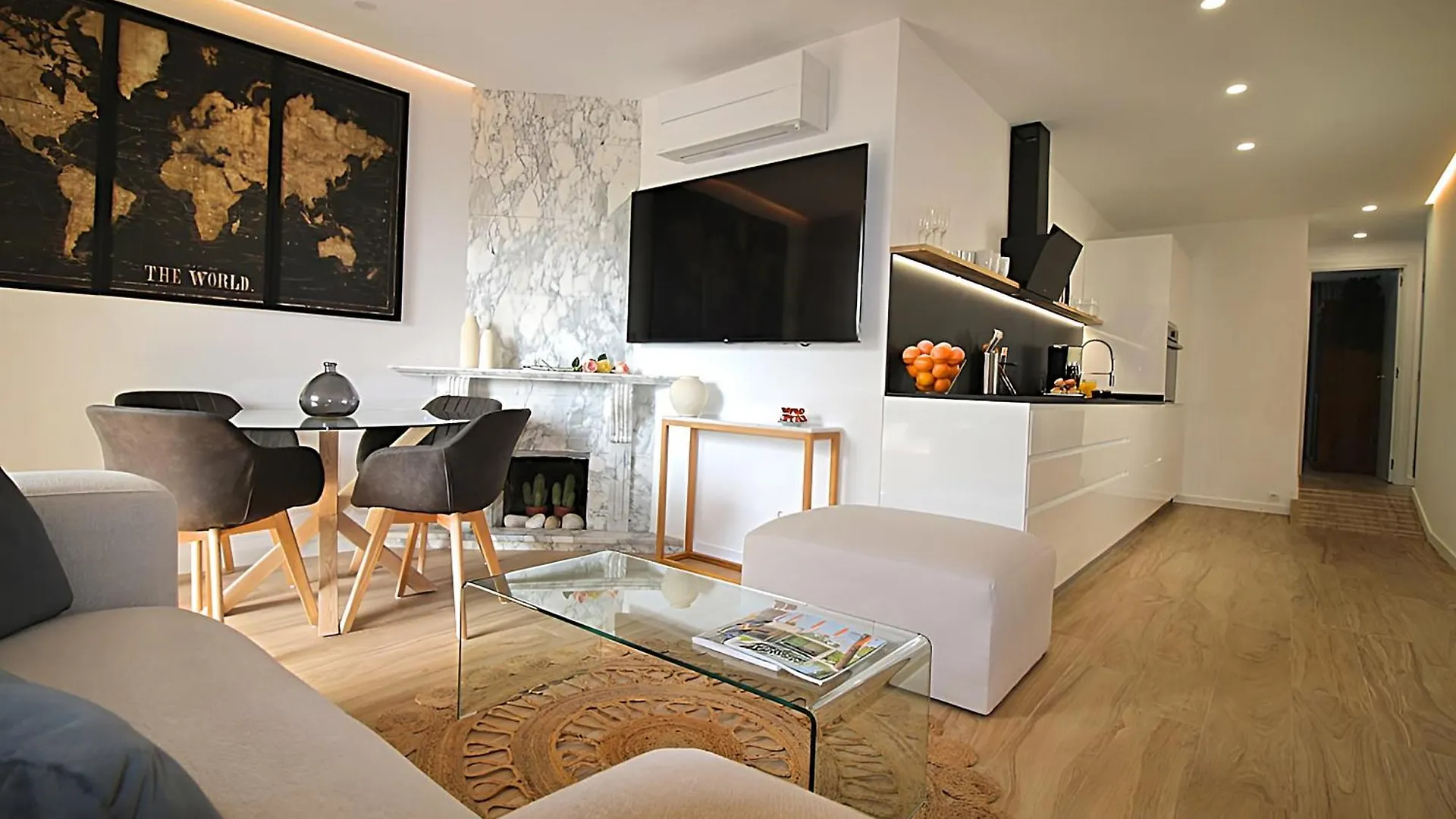 Apartment Our Penthouse With Jacuzzi Close To Paseo De Gracia Barcelona Spain